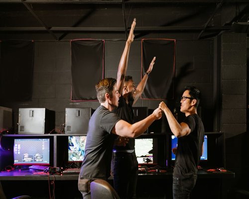 Friendly BEGINNERS esports workshop with instructors in Melbourne